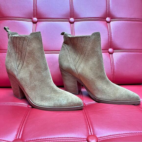 Marc Fisher Gadri Larice Tan Suede Leather Block Heeled Bootie Sz: 8M or 9M NWOB - Picture 3 of 14